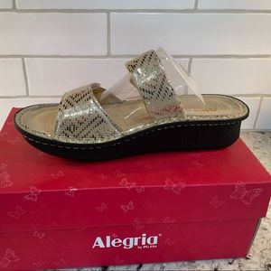 Alegria Gold Dazzler Sandal, size 38 (8-8.5),